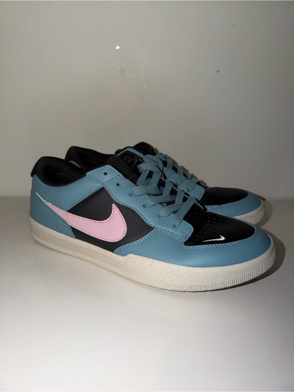 Nike Mens Athletic Shoes Blue Black Pink